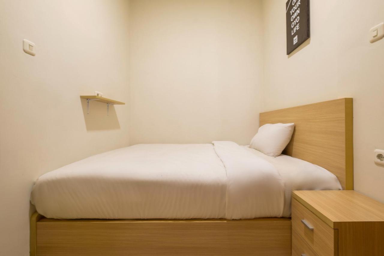 Oyo Life 2673 Rosewood Residence Karawang Bagian luar foto