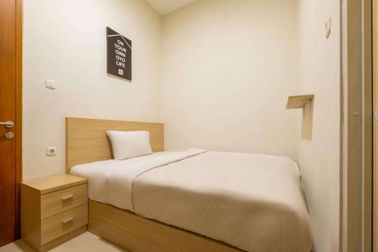 Oyo Life 2673 Rosewood Residence Karawang Bagian luar foto